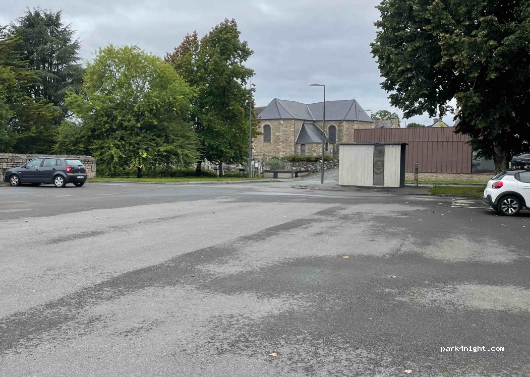 (22490) Pleslin-Trigavou - Parking  des Mégalithes — foto 3