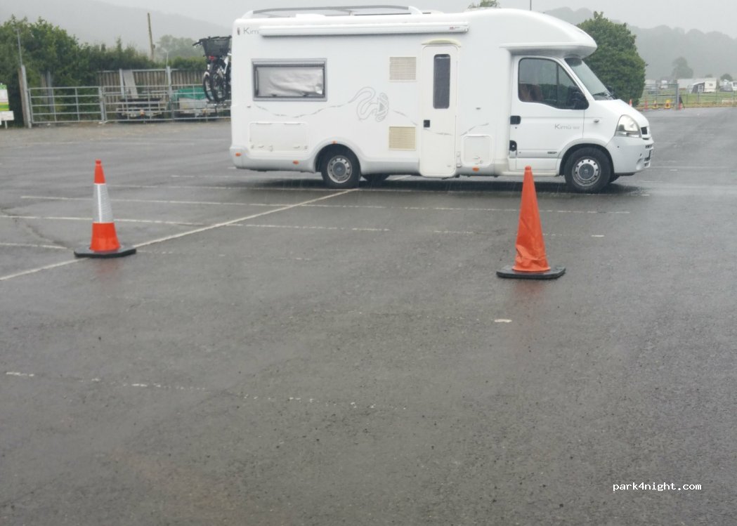 (DE45 1AH) Bakewell - Agricultural Way — foto