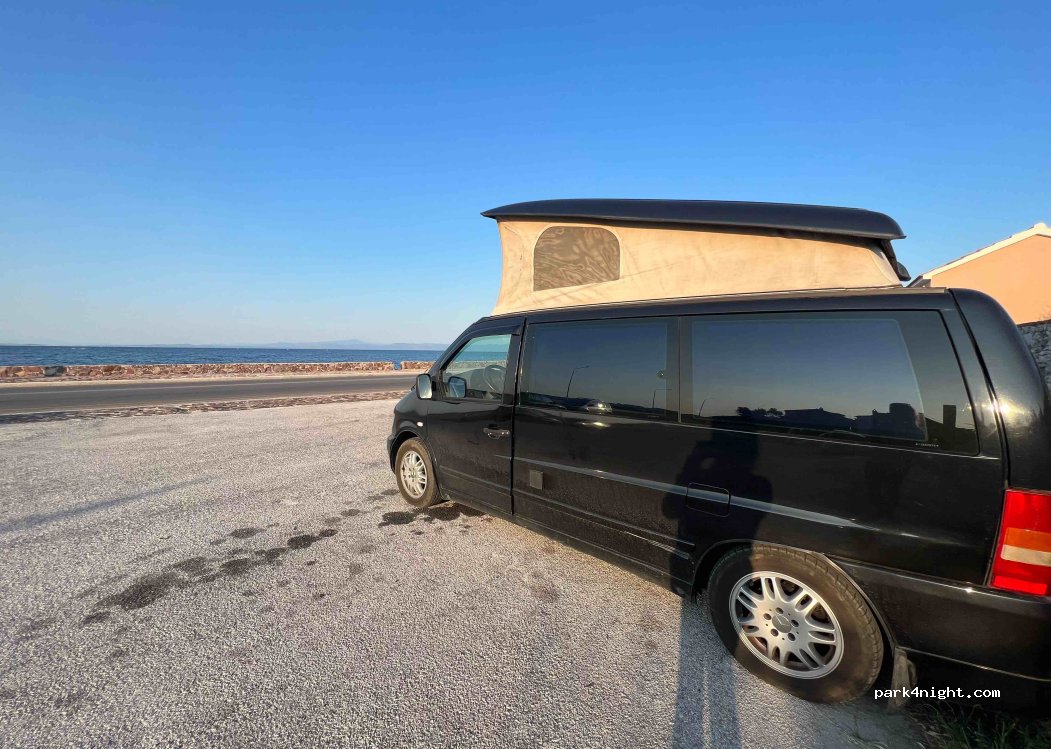 (811 00) Mitilini - Unnamed Road — foto