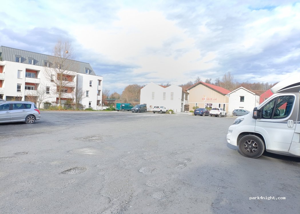 (64000) Pau - 44 Rue Amédée Roussille — foto 4