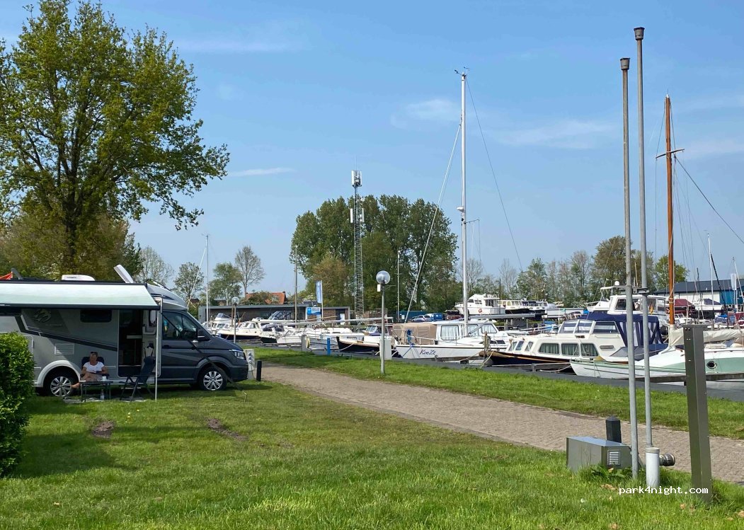 Camperplaats Jachthaven Wartena — foto 4