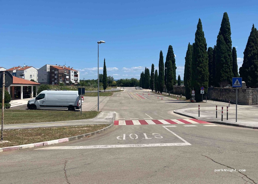 (52470) Umag - 5D Novigradska ulica — foto