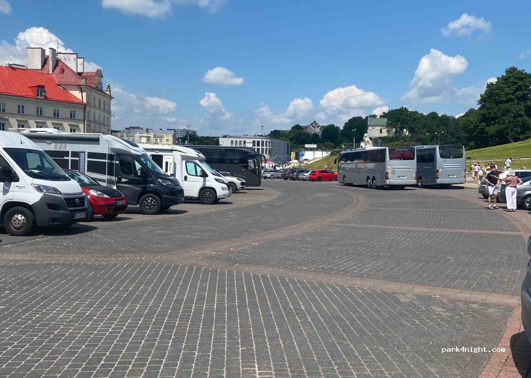 (20-400) Lublin - 2A plac Zamkowy — foto 2
