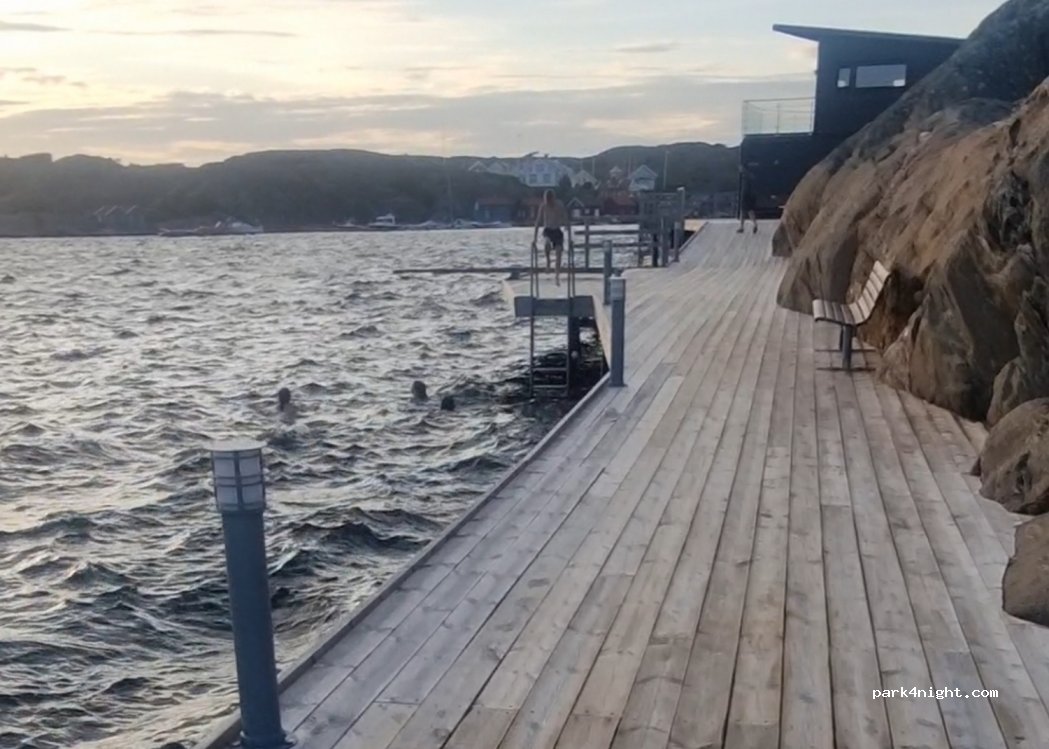 (474 95) Hälleviksstrand - 9 Sollidsvägen — foto