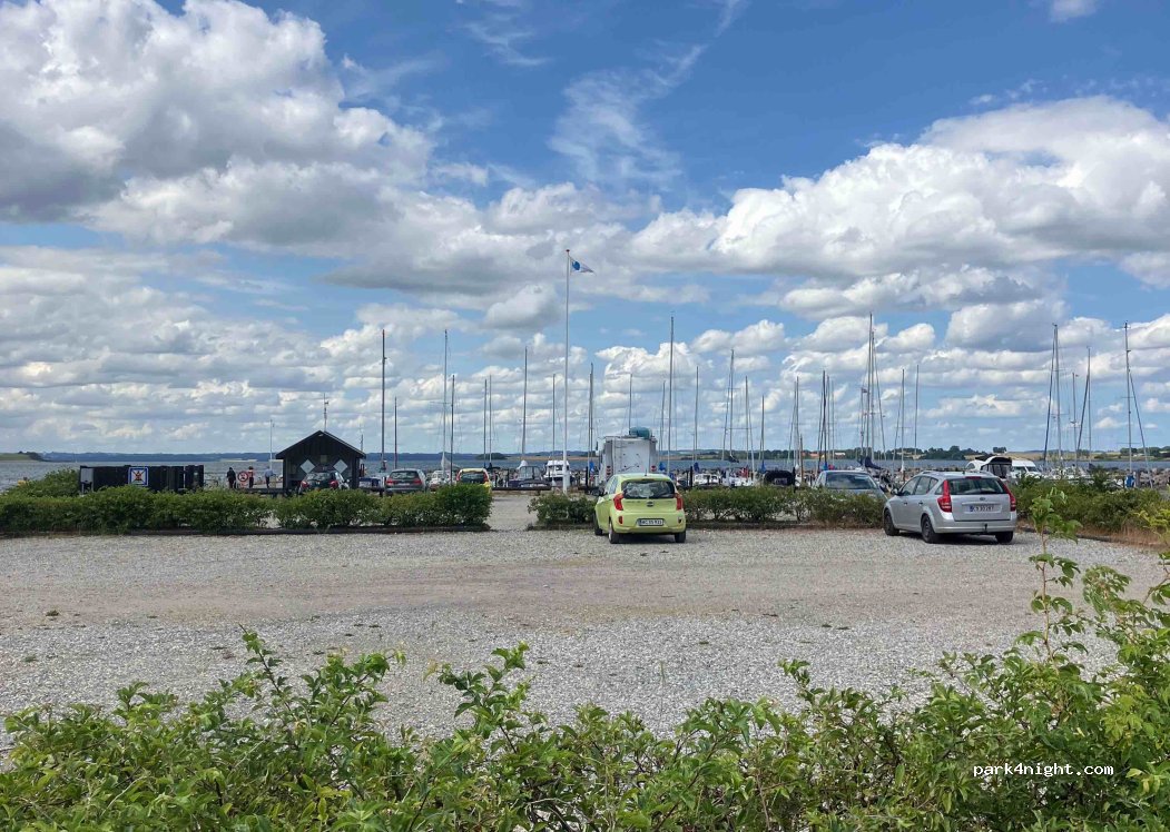 Knebelbro havn — foto