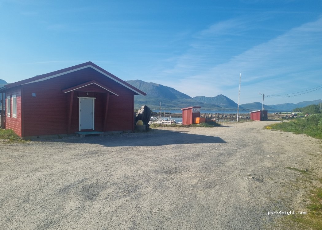 (8484) Risøyhamn - 270 Primær Fylkesveg 82 — foto 2