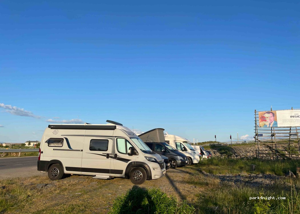 (8312) Henningsvær - 2 Sauøya — foto