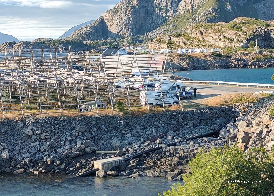 (8312) Henningsvær - 2 Sauøya — foto 2