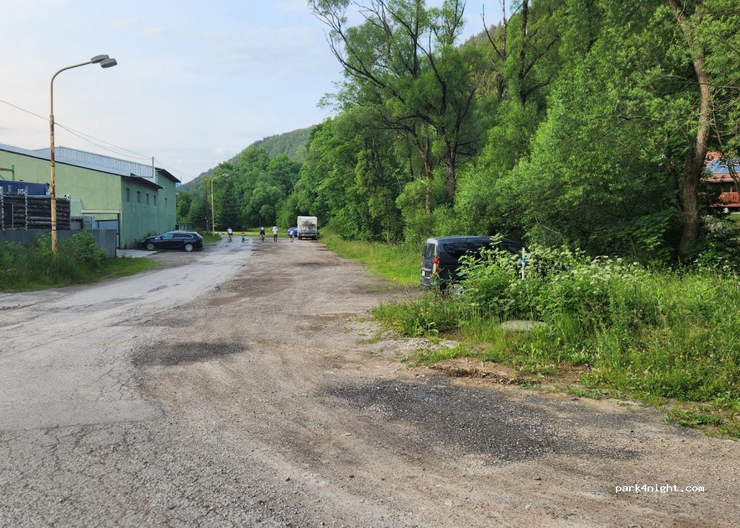 (034 03) Ružomberok - 74 Družstevná — foto