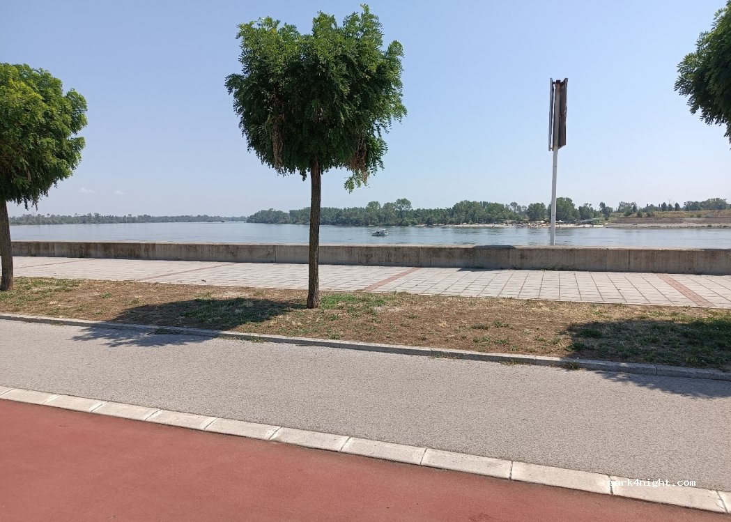 (21000) Novi Sad - 2 Bajči Žilinskog — foto 3