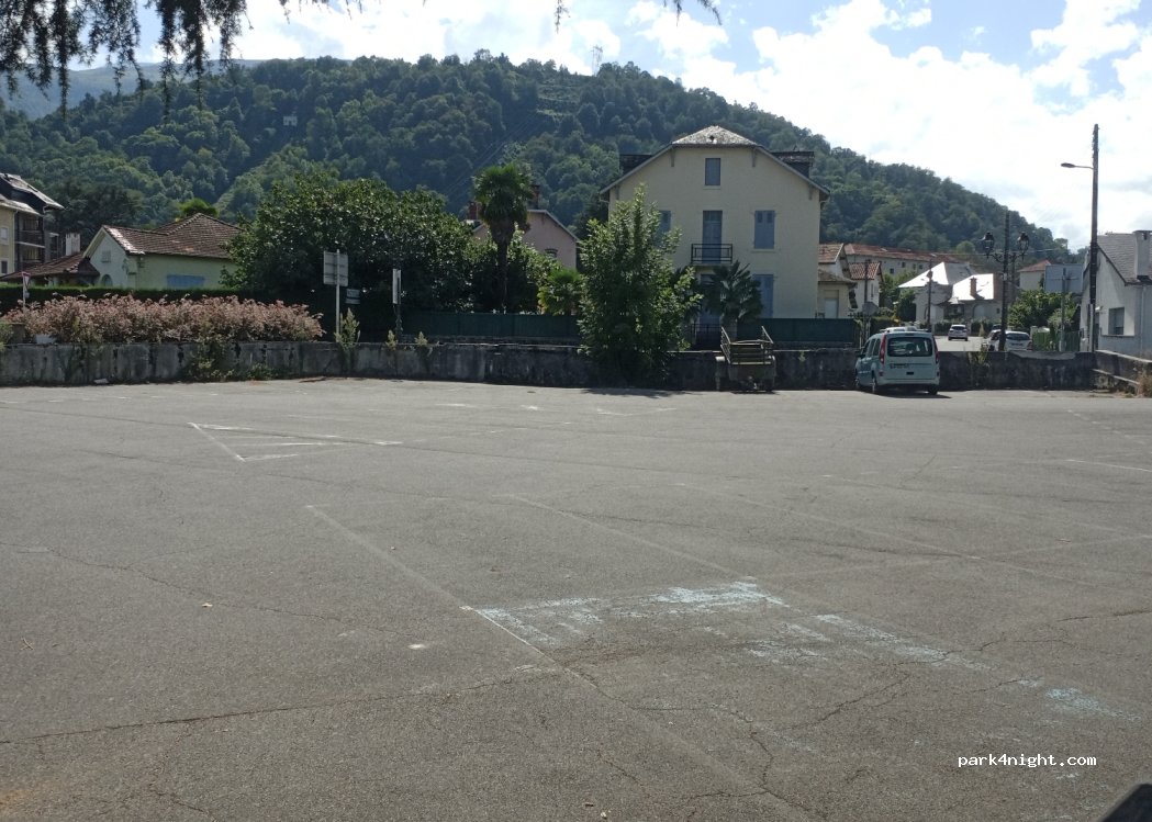 (65400) Argelès-Gazost - 58 Avenue des Pyrénées — foto