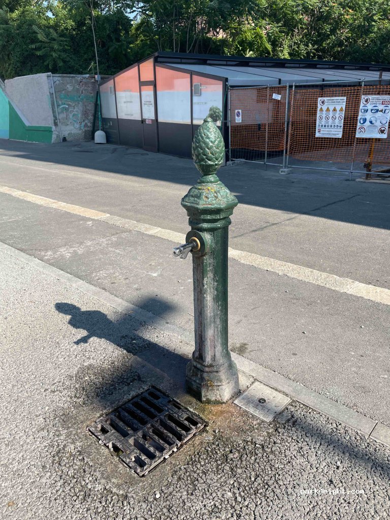 (16151) Genova - 2 Via Enrico Porro — foto