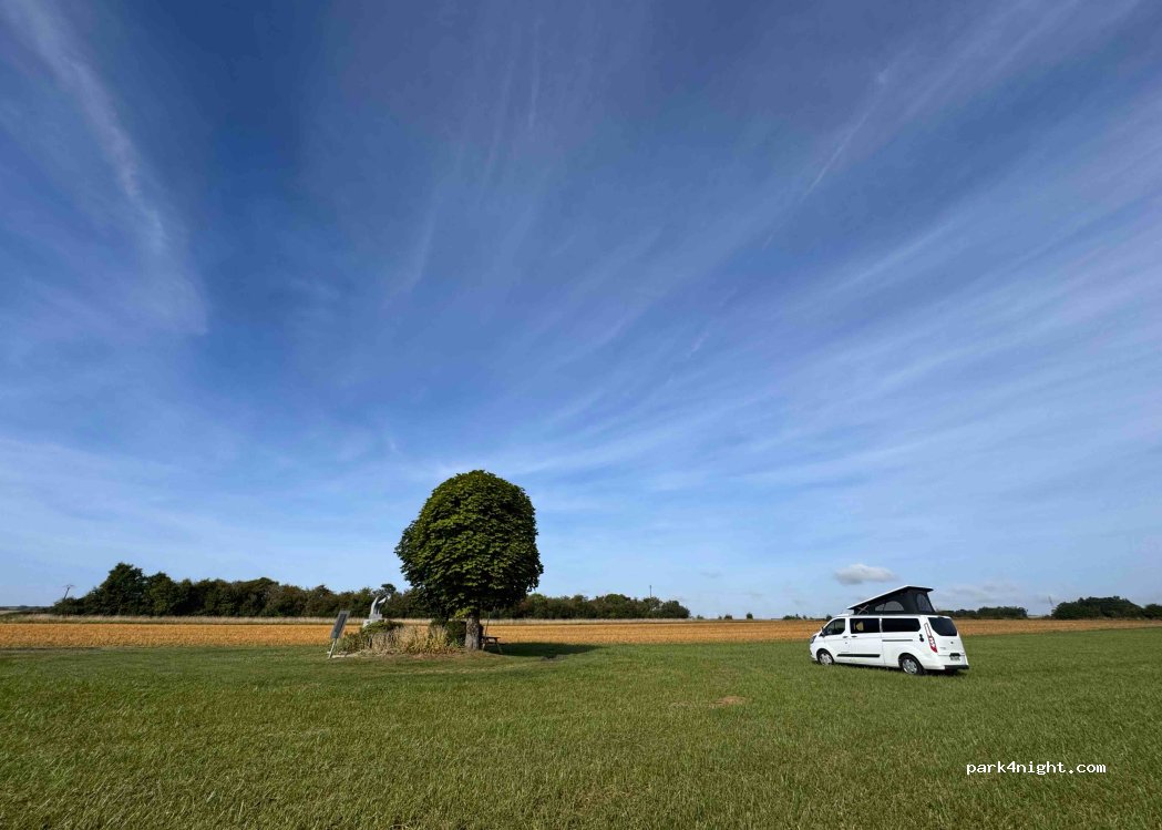(08400) Saint-Morel - Unnamed Road — foto 2