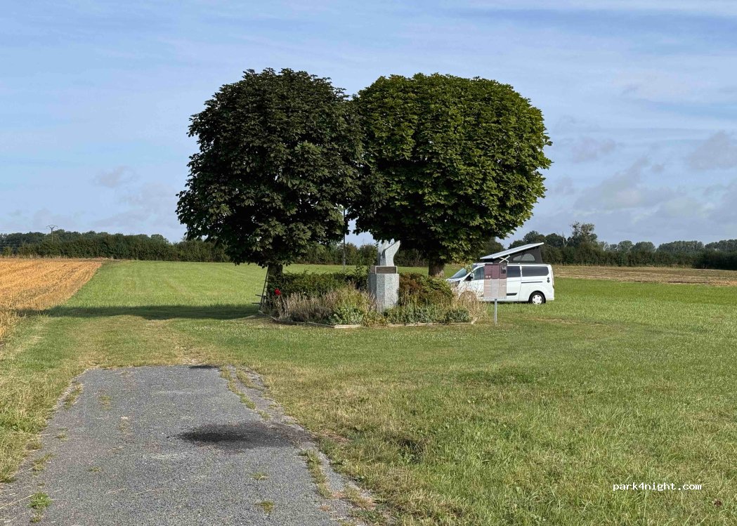 (08400) Saint-Morel - Unnamed Road — foto 3