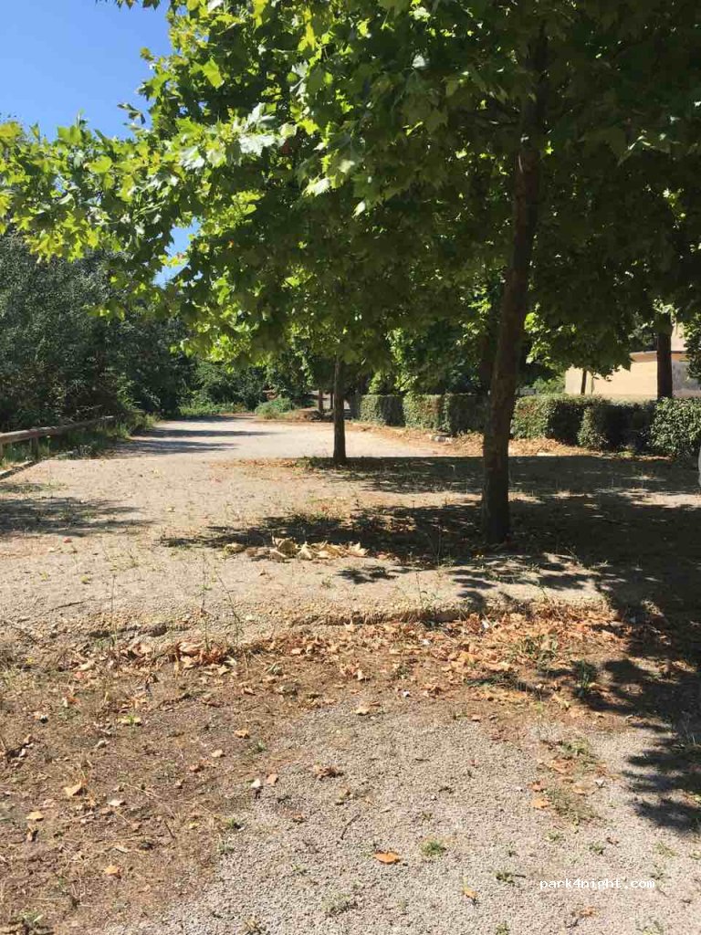 (84240) Ansouis - Route de Villelaure — foto 4
