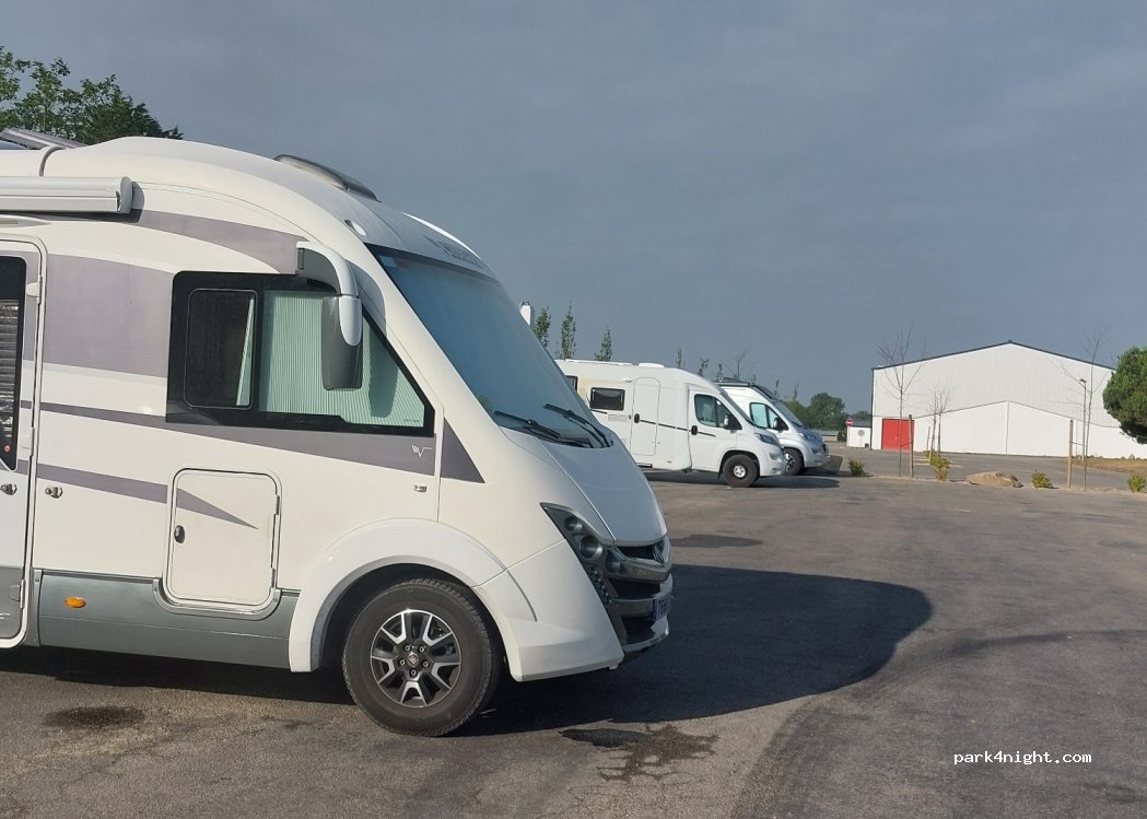 Aire de camping-car Névez — foto