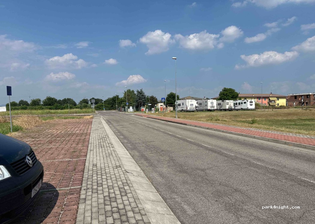 (37030) Campagnola - 90 Via Alessandro Manzoni — foto