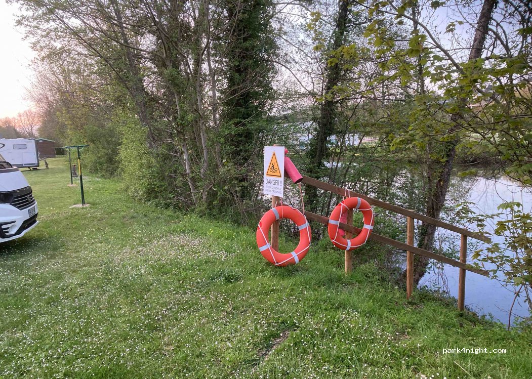 Camping du Pont Picot — foto