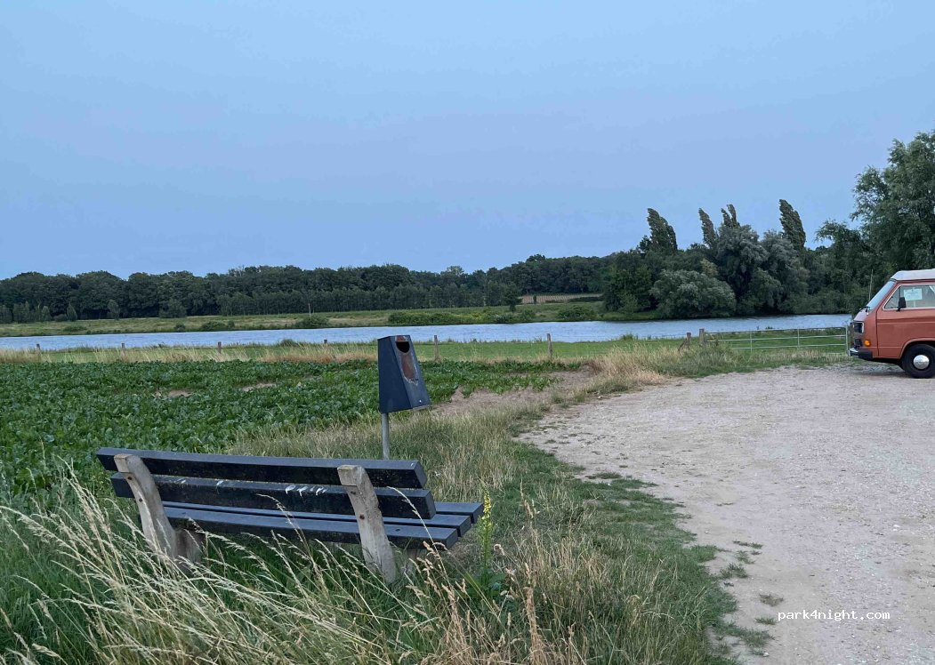 (5995) Kessel - Unnamed Road — foto