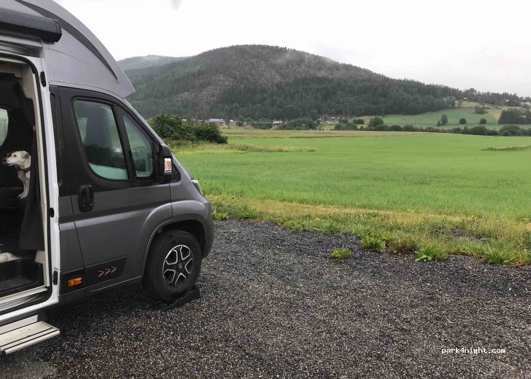 (870 33) Herresta - Kyrkvallen — foto 3