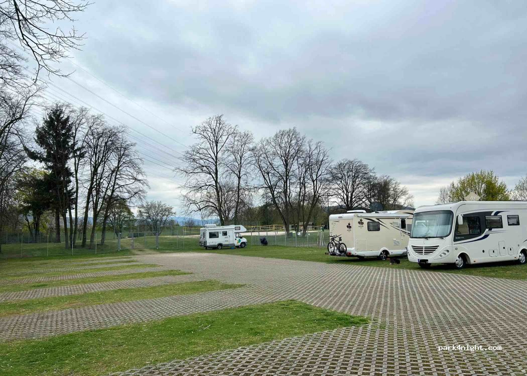 Wohnmobilstellplatz am Strandbad Gifiz — foto