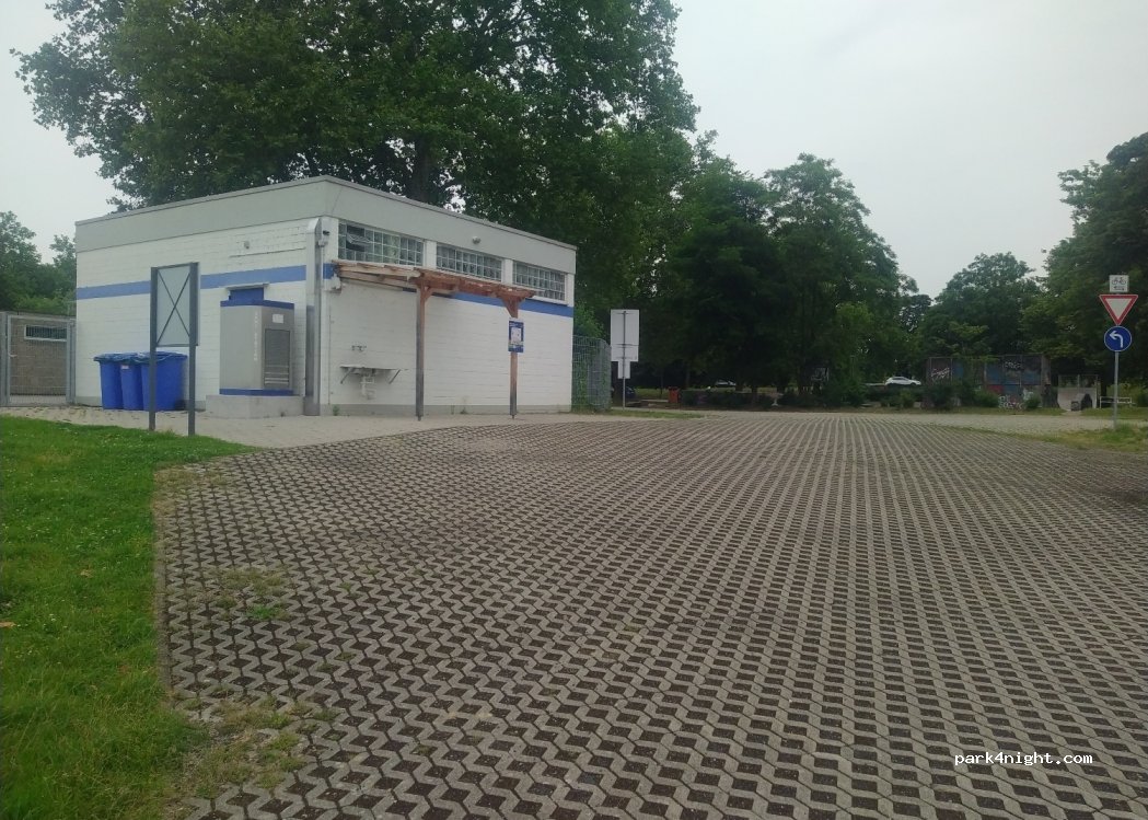Wohnmobilstellplatz am Strandbad Gifiz — foto 4