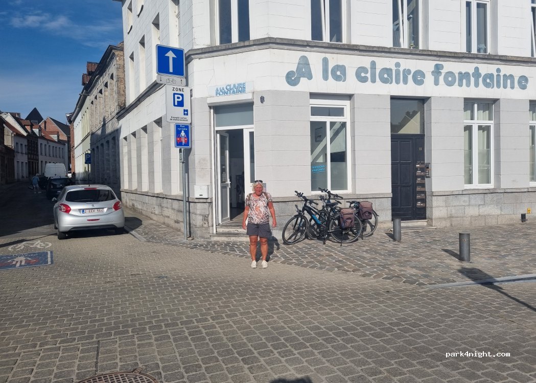(7500) Tournai - 13 Quai Taille-Pierres — foto