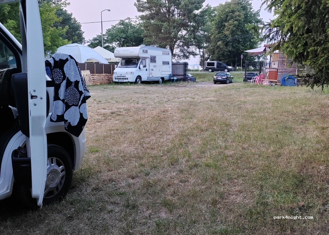 (05-126) Nieporęt - 41 Zegrzyńska — foto 2