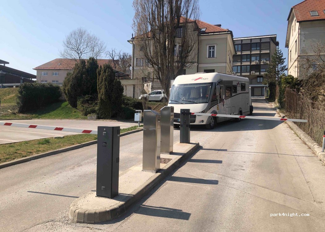 Parkirišče Stara Sava — foto 3