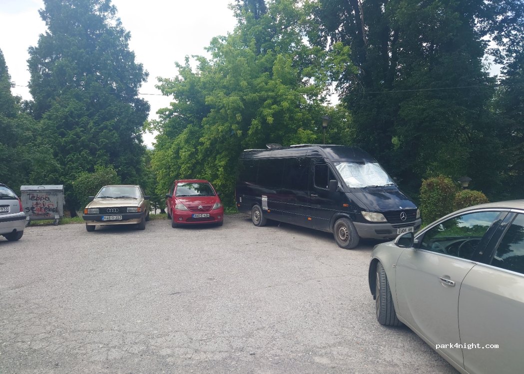 () Bosanska Krupa - Unnamed Road — foto