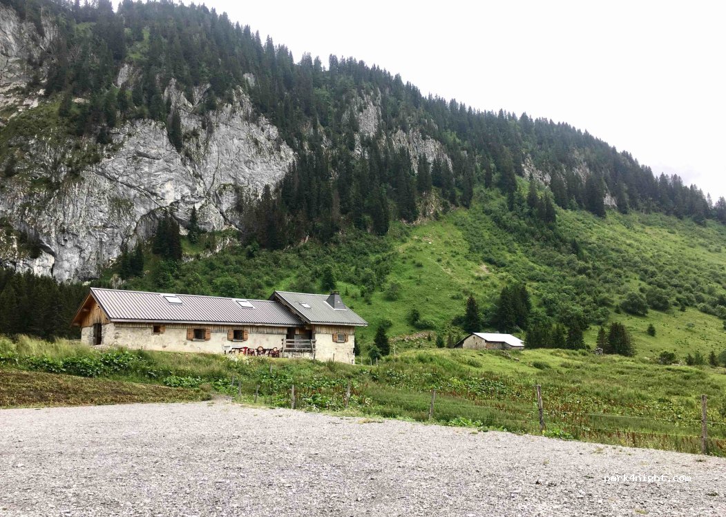(74360) Vacheresse - Unnamed Road — foto