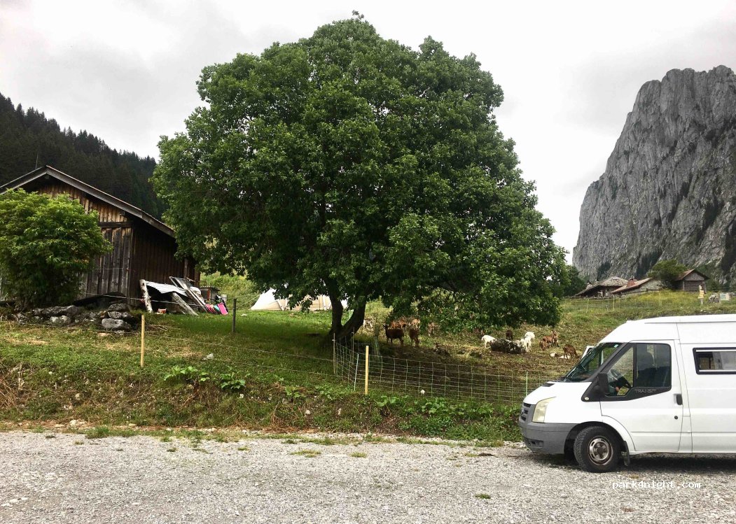(74360) Vacheresse - Unnamed Road — foto 2