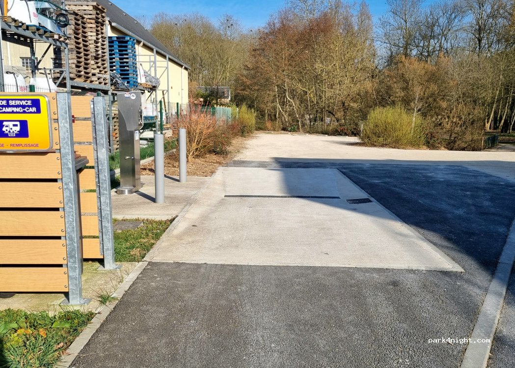 (45220) Château-Renard - 555 Avenue Charles Roux — foto 5