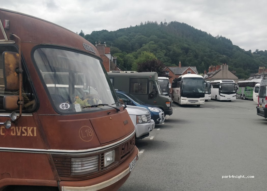 (LL20 8NB) Llangollen - 24 Berwyn Street — foto
