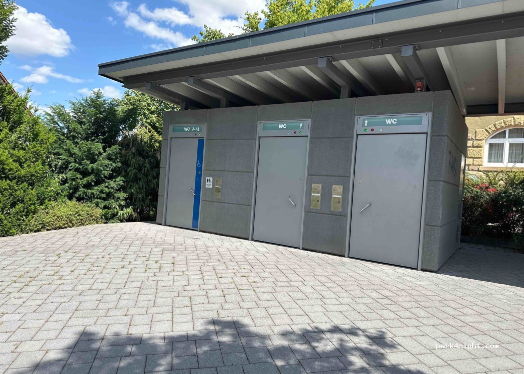 (74189) Weinsberg - 7 Bahnhofplatz — foto