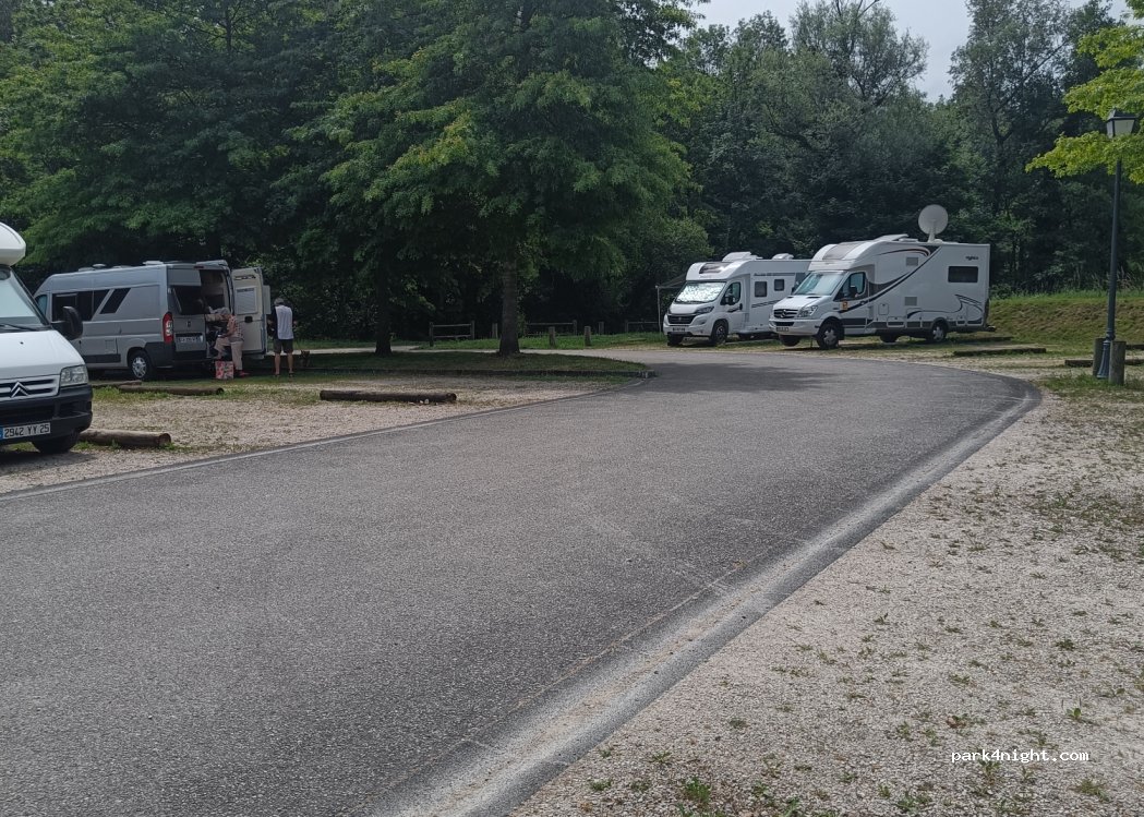 Camping l’île aux cygnes — foto