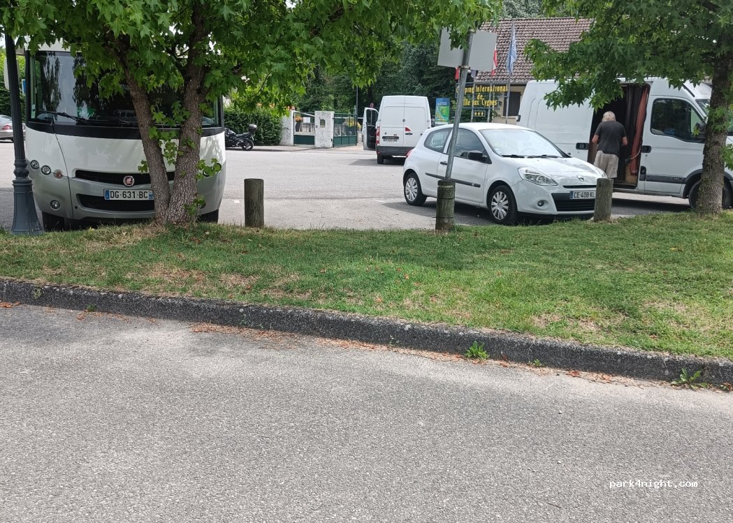 Camping l’île aux cygnes — foto 2