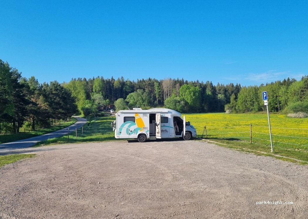 (187 70) Täby - 64-41 Skålhamravägen — foto 2