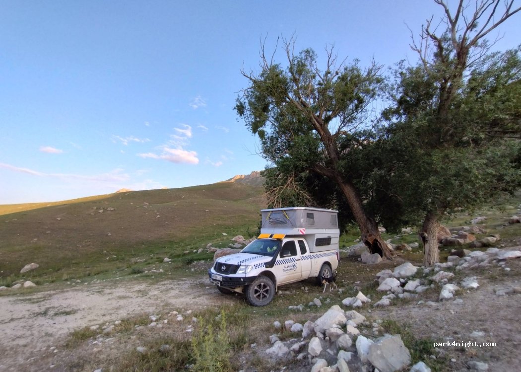 (04402) Topçatan - Unnamed Road — foto