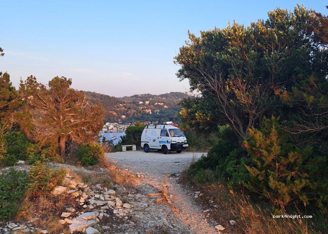 (490 82) Gaios - Unnamed Road — foto