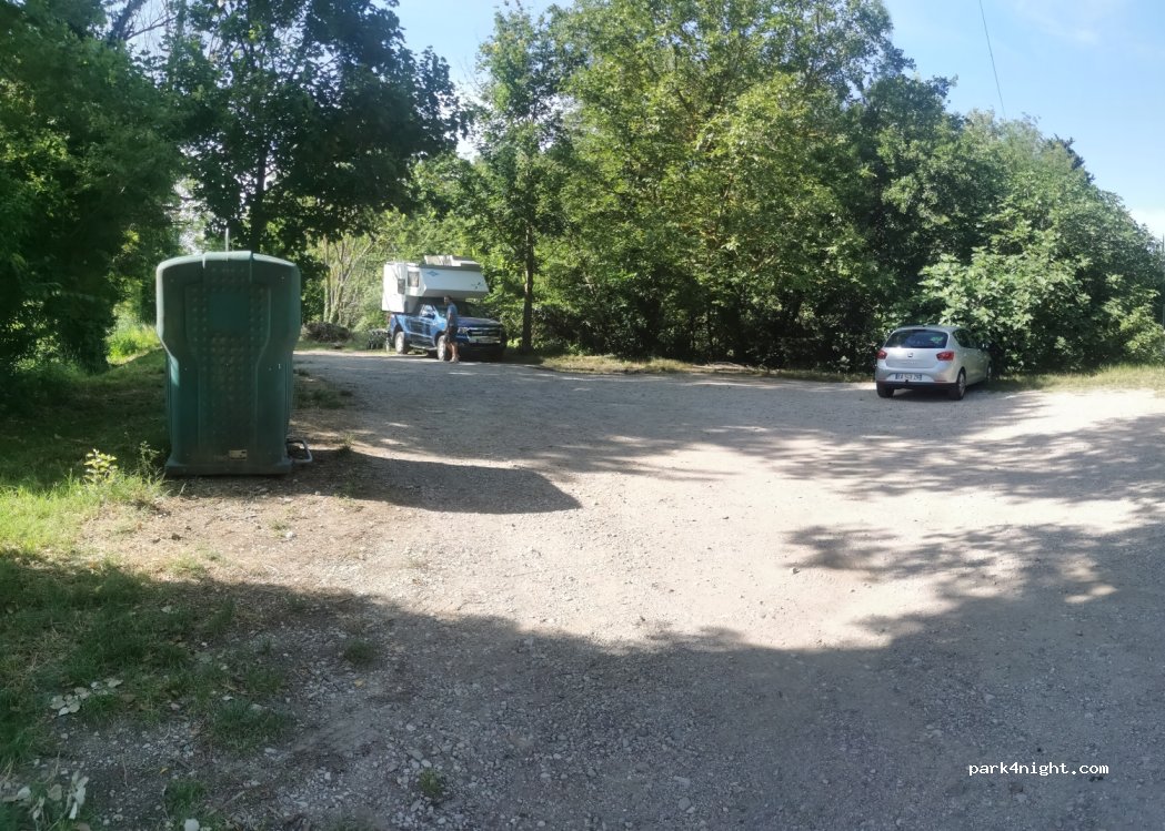 (84170) Monteux - 93 Chemin du Pont Naquet — foto 2