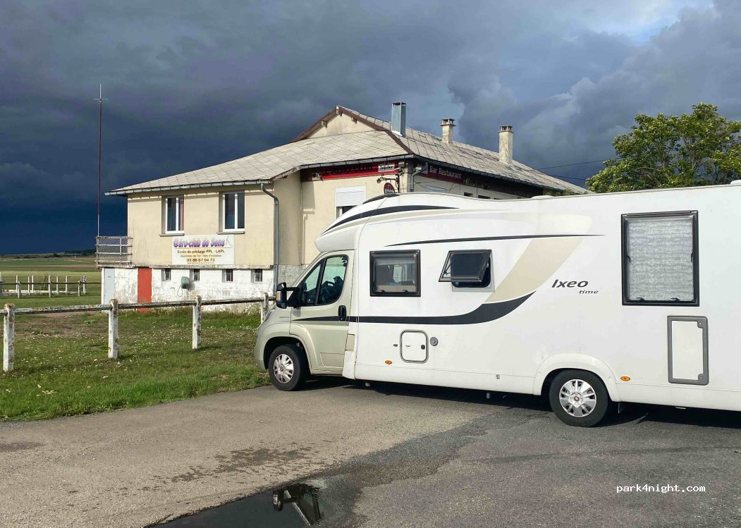 (89140) Gisy-les-Nobles - Chemin Berdit — foto