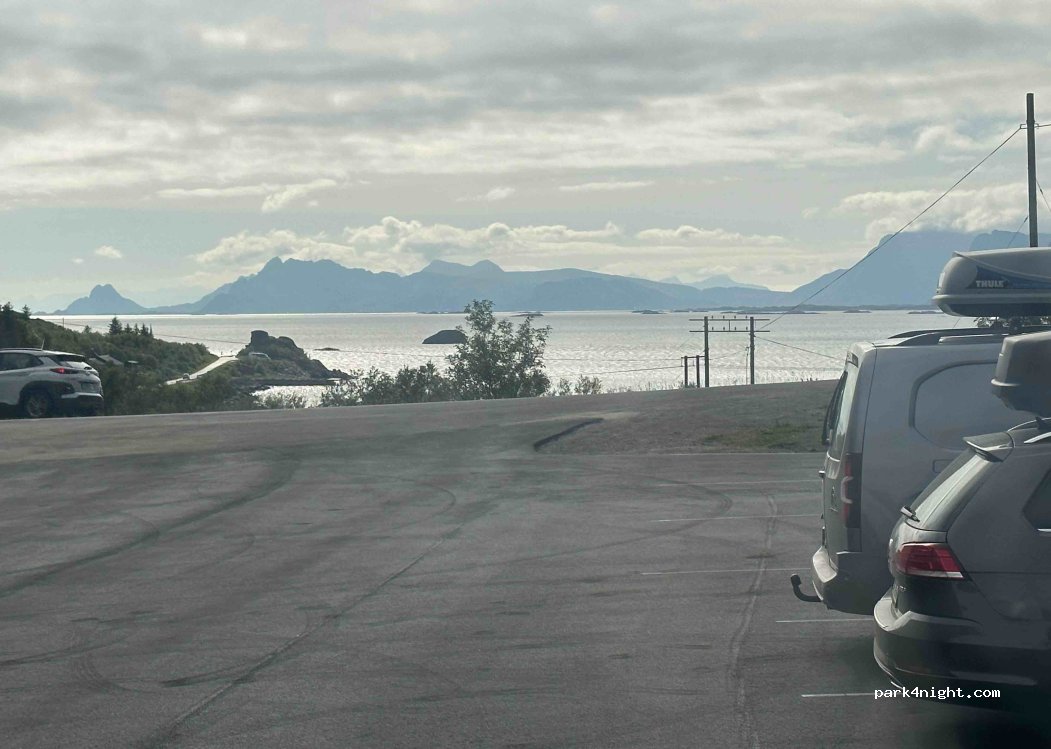 (8310) Kabelvåg - — foto