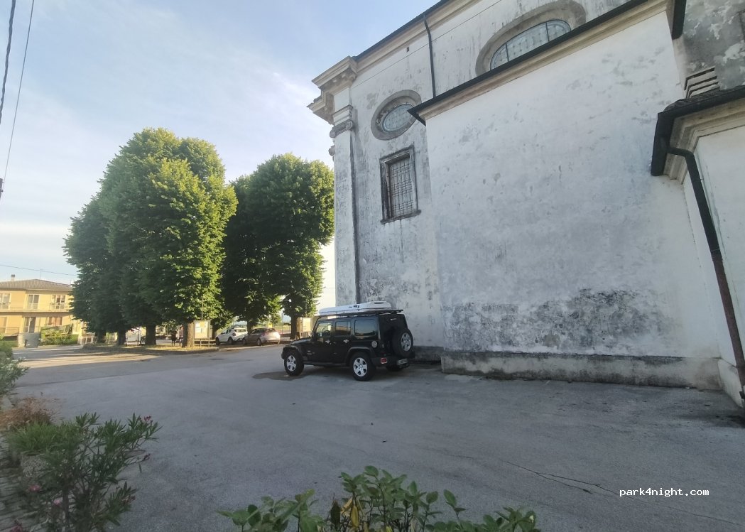 (36040) Poiana di Granfion - 17 Via Martiri della Libertà — foto