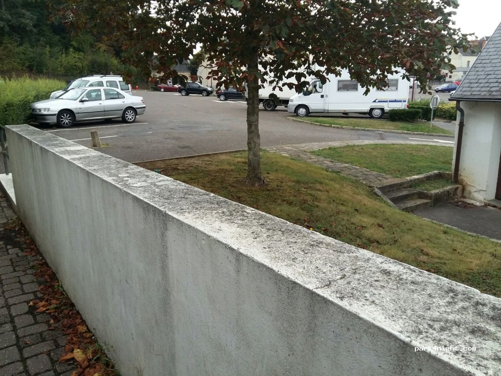 (45330) Malesherbes - 2 Rue Lamoignon — foto