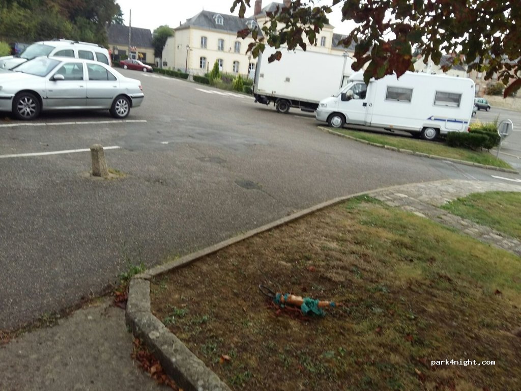 (45330) Malesherbes - 2 Rue Lamoignon — foto 2
