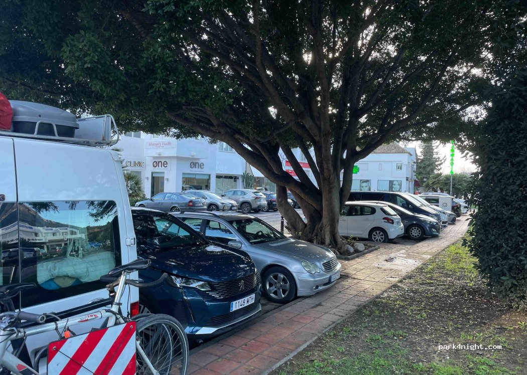 (29602) Marbella - C.C Avenida Bulevar Príncipe Alfonso de Hohenlohe — foto 3