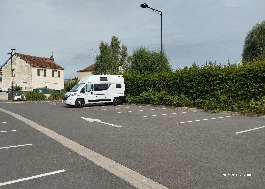 (51000) Châlons-en-Champagne - 19 Rond-Point de la Dignité — foto 2