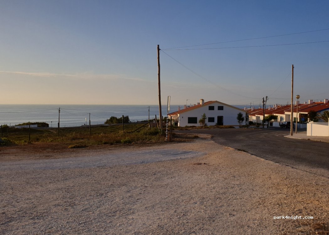 (2560) A dos Cunhados - 84 Rua do Navio — foto 2