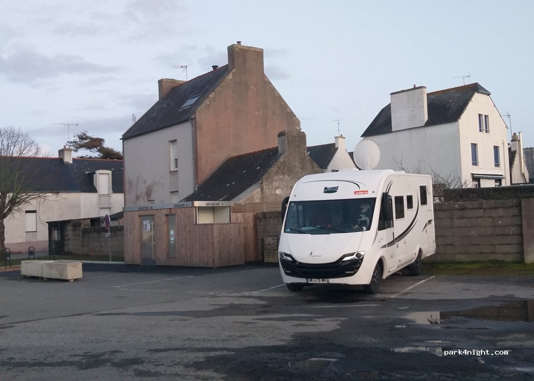 (29740) Plobannalec-Lesconil - 15 Place de la Résistance — foto 3